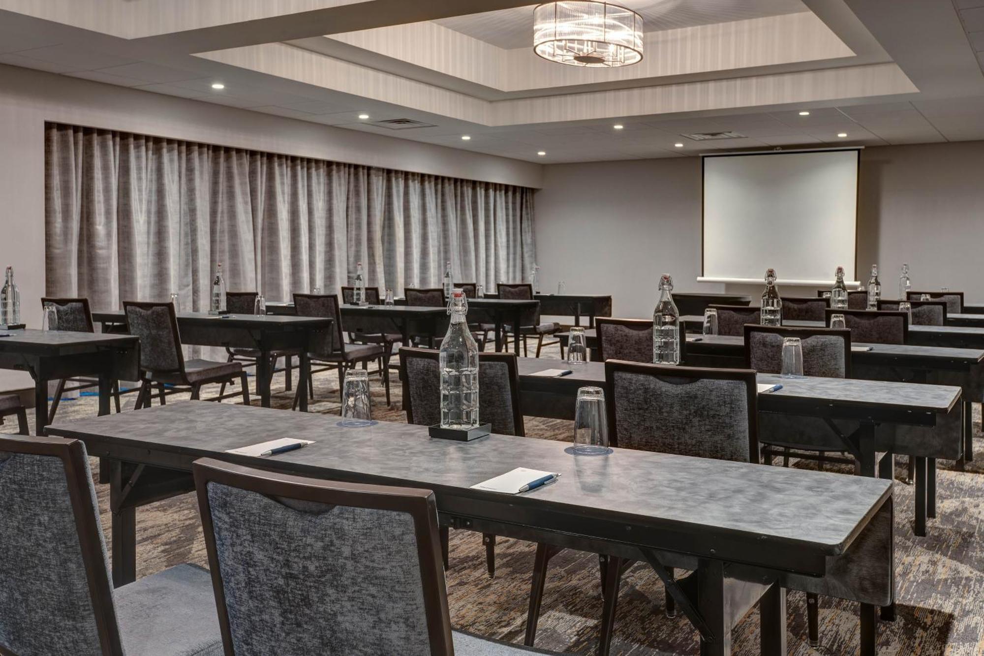 Sheraton Eatontown Hotel Zewnętrze zdjęcie